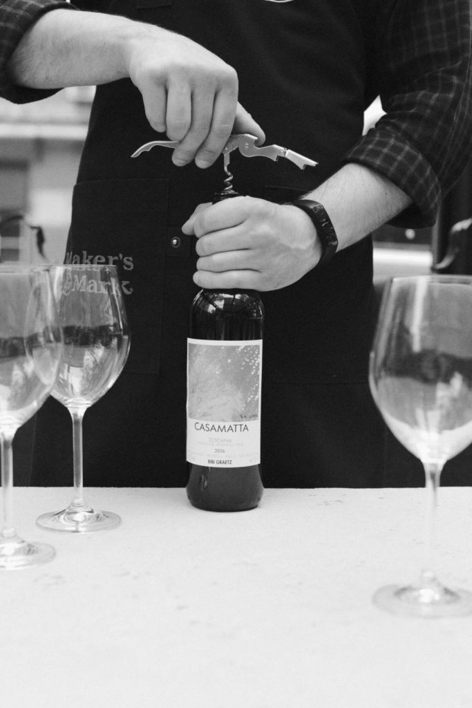 Tire-bouchon sommelier : les secrets de cet outil emblématique des professionnels du vin